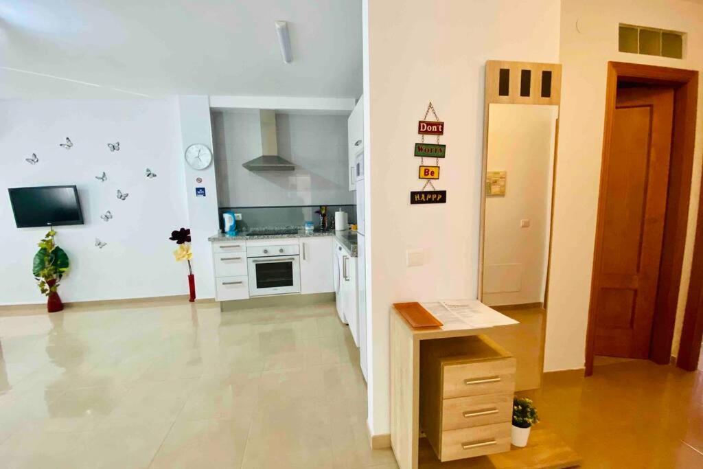 “Smile Nerja” Chic Apartment With Wifi, 4 Guests Exterior photo