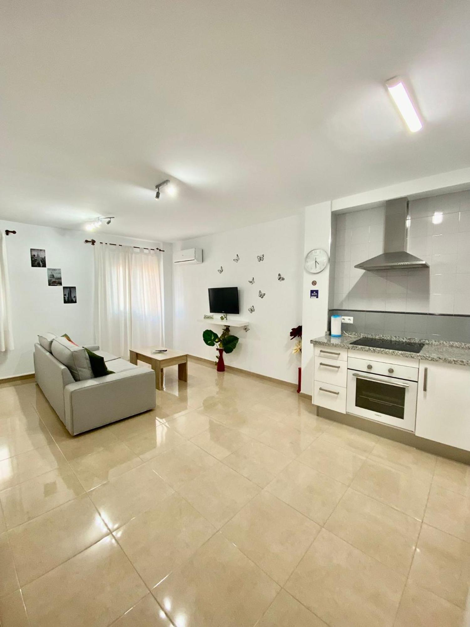 “Smile Nerja” Chic Apartment With Wifi, 4 Guests Exterior photo
