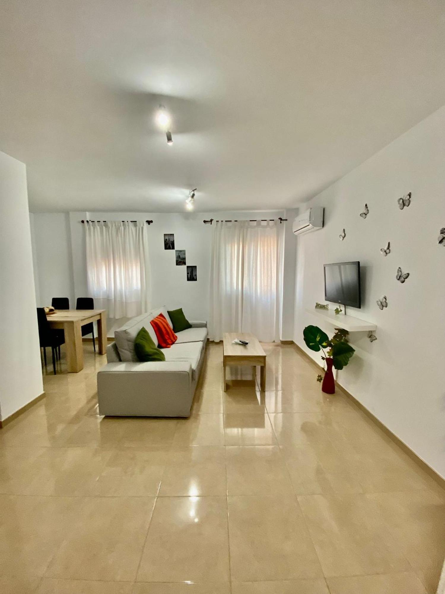 “Smile Nerja” Chic Apartment With Wifi, 4 Guests Exterior photo