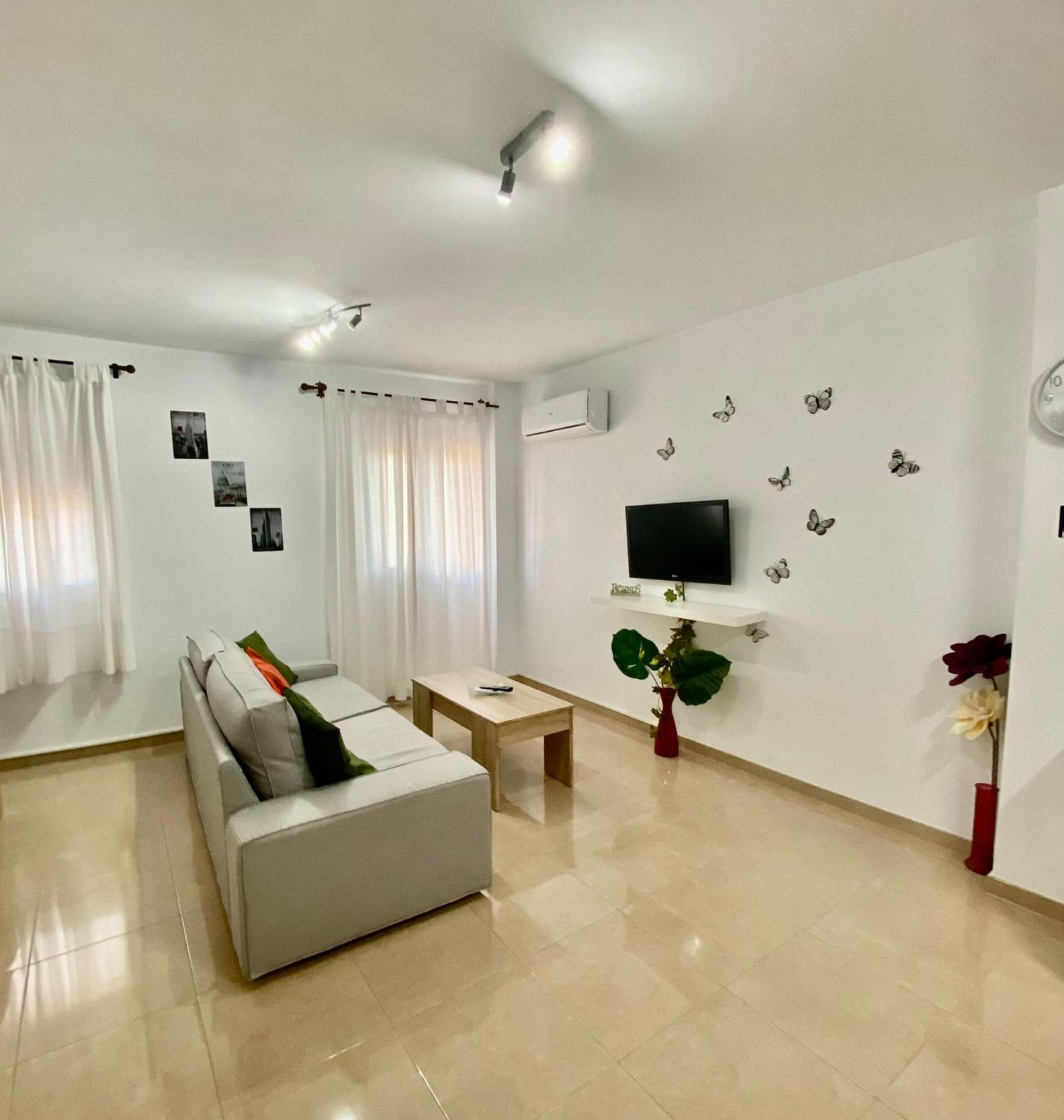 “Smile Nerja” Chic Apartment With Wifi, 4 Guests Exterior photo